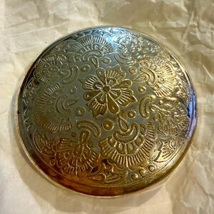 Vintage Compact Victorian Engraved Floral Design Vanity Case silver?